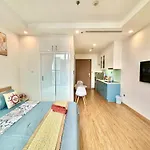 Fully Furnished Studio, 5 Star Class Apt With Gym, Pools, Tennis Yard & Other Outdoor Sport