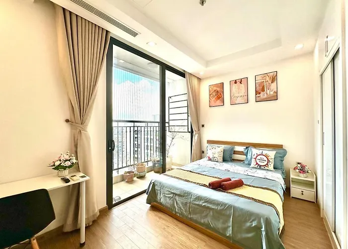 Fully Furnished Studio, 5 Star Class Apt With Gym, Pools, Tennis Yard & Other Outdoor Sport