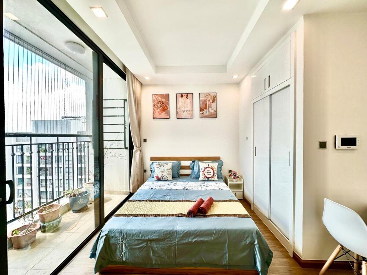 Fully Furnished Studio, 5 Star Class With Gym, Pools, Tennis Yard & Other Outdoor Sport Căn hộ *