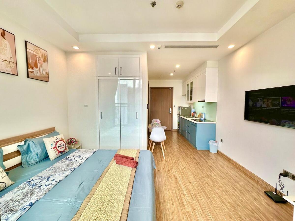 Căn hộ Fully Furnished Studio, 5 Star Class With Gym, Pools, Tennis Yard & Other Outdoor Sport Hà Nội