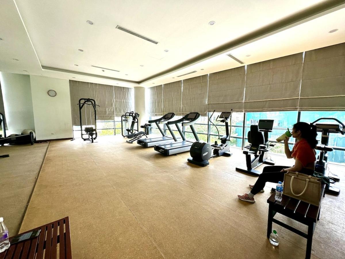 Căn hộ Fully Furnished Studio, 5 Star Class With Gym, Pools, Tennis Yard & Other Outdoor Sport