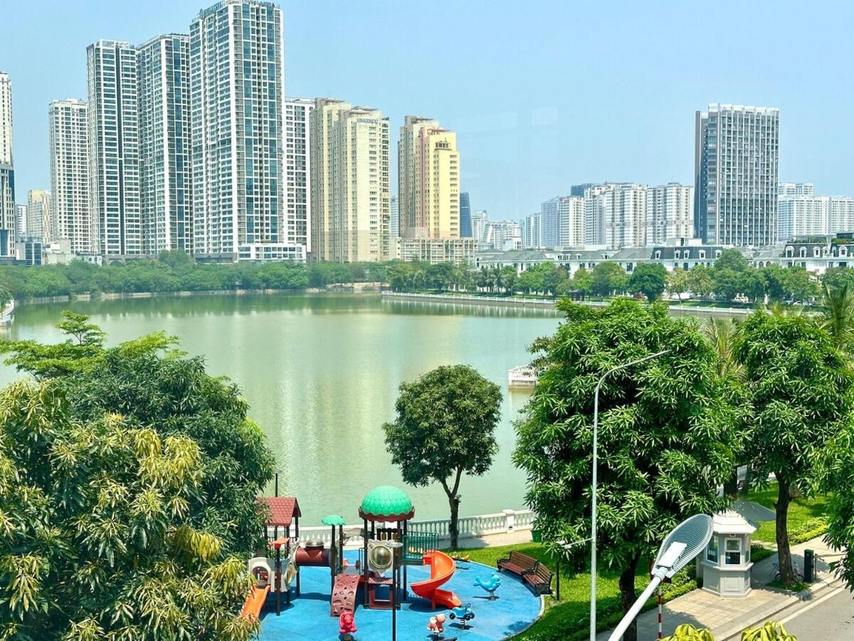 Fully Furnished Studio, 5 Star Class With Gym, Pools, Tennis Yard & Other Outdoor Sport Căn hộ *