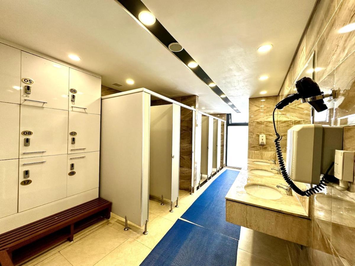 Fully Furnished Studio, 5 Star Class With Gym, Pools, Tennis Yard & Other Outdoor Sport Hà Nội