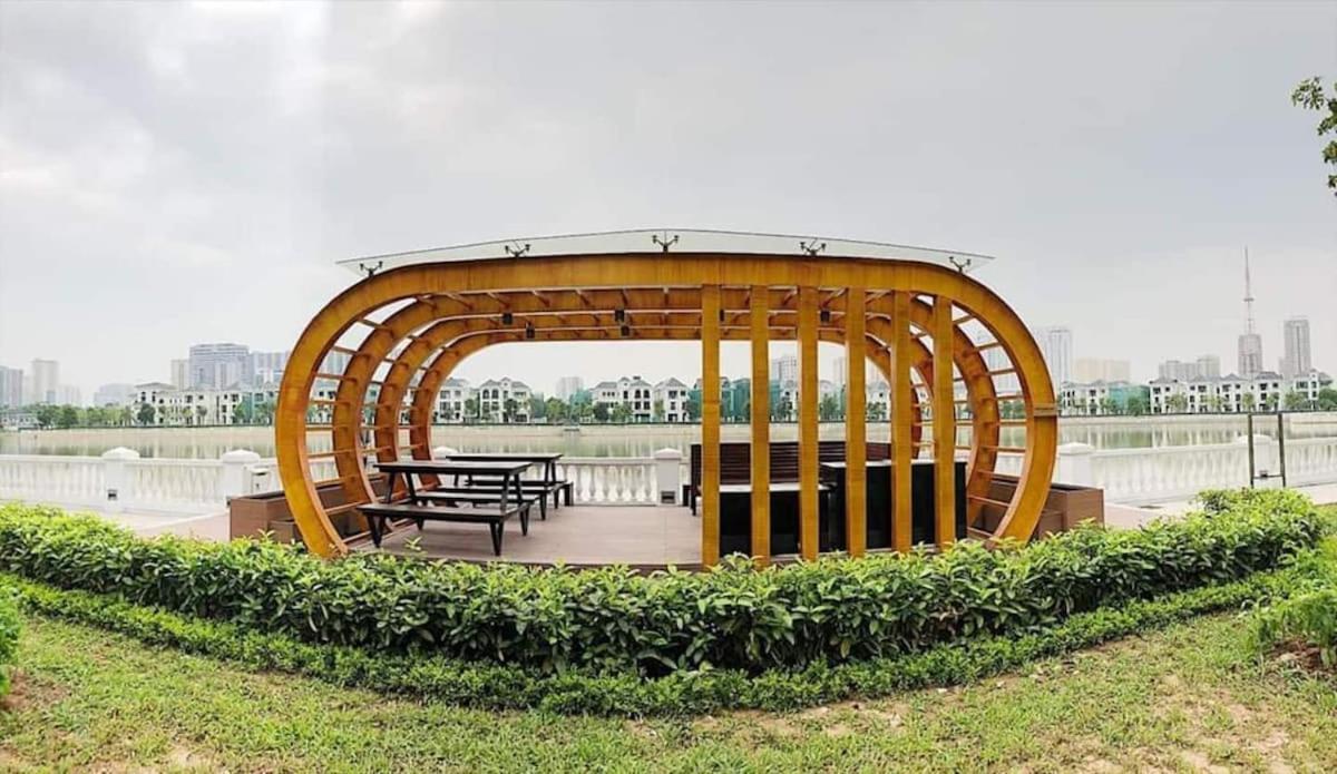 Căn hộ Fully Furnished Studio, 5 Star Class With Gym, Pools, Tennis Yard & Other Outdoor Sport