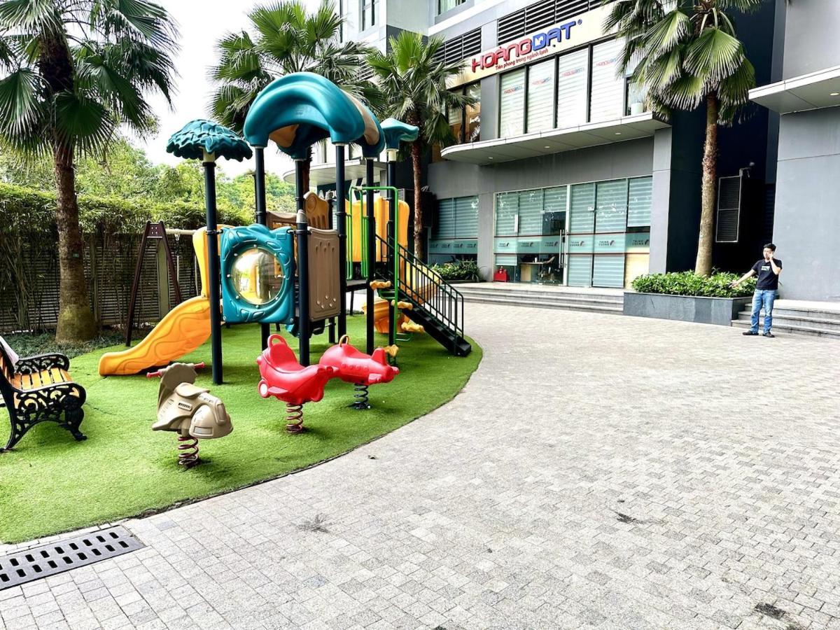 Fully Furnished Studio, 5 Star Class With Gym, Pools, Tennis Yard & Other Outdoor Sport * Hà Nội