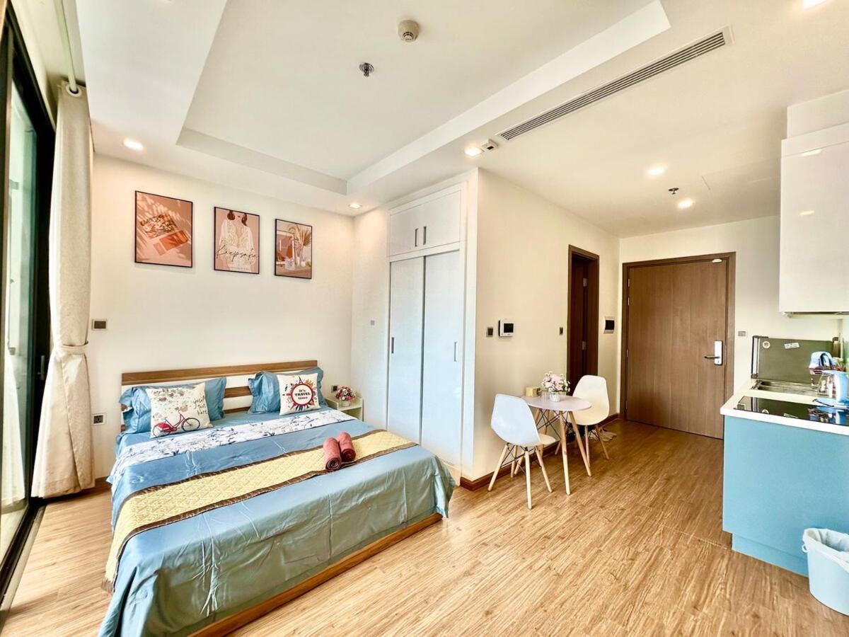 Fully Furnished Studio, 5 Star Class With Gym, Pools, Tennis Yard & Other Outdoor Sport Căn hộ