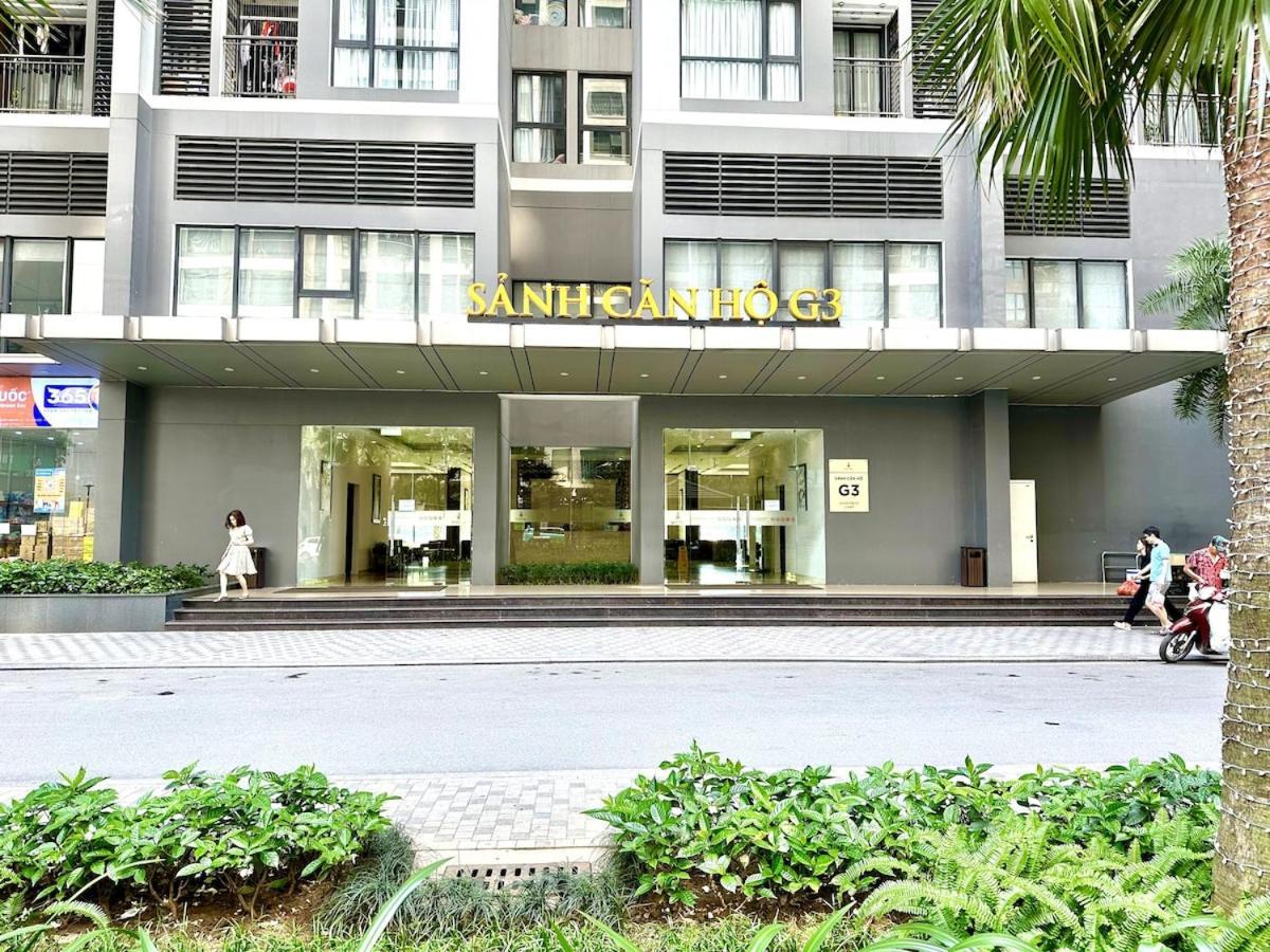 Fully Furnished Studio, 5 Star Class With Gym, Pools, Tennis Yard & Other Outdoor Sport Căn hộ Hà Nội