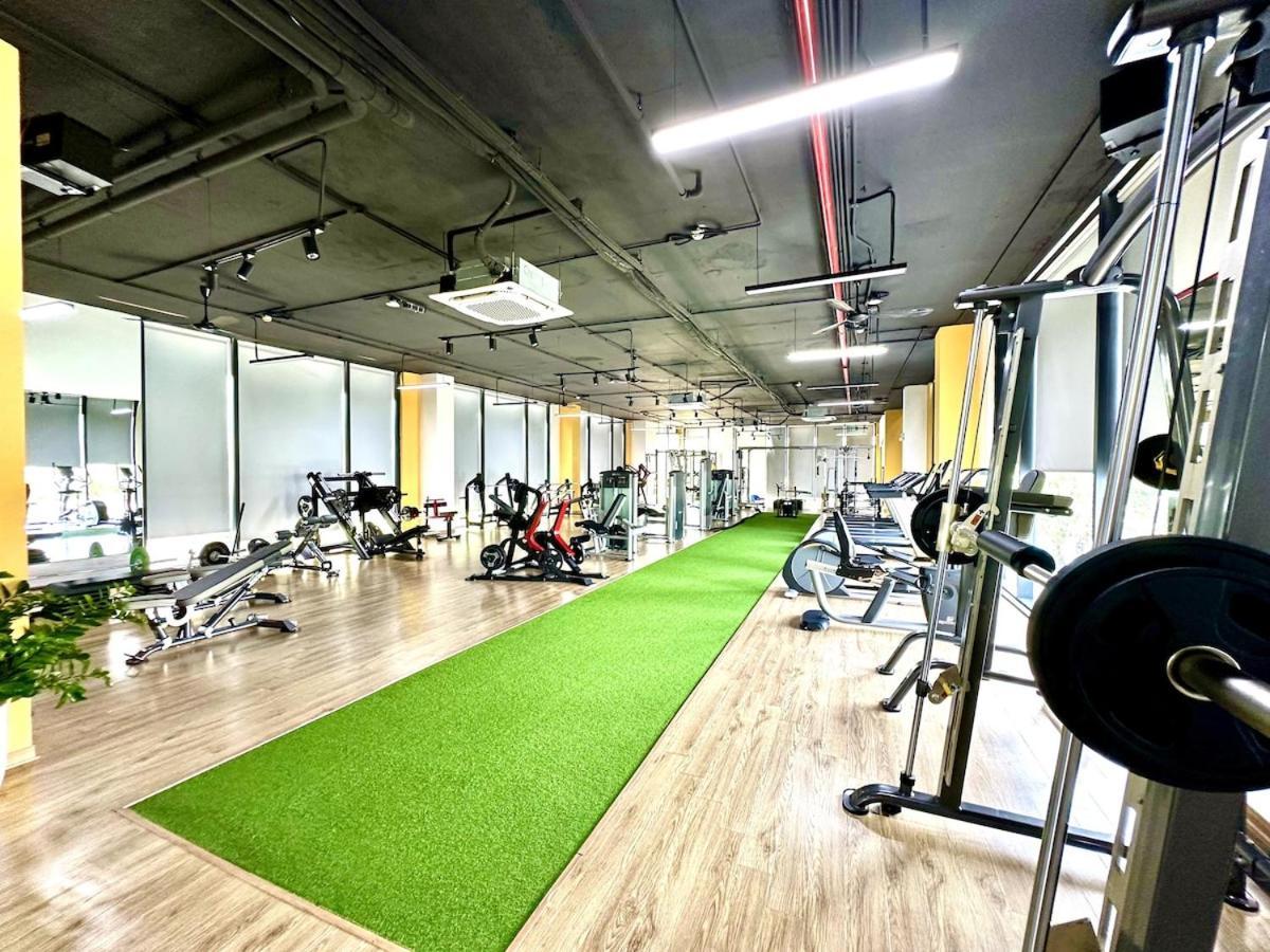 Fully Furnished Studio, 5 Star Class With Gym, Pools, Tennis Yard & Other Outdoor Sport * Hà Nội