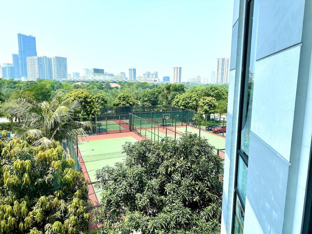 Fully Furnished Studio, 5 Star Class With Gym, Pools, Tennis Yard & Other Outdoor Sport Căn hộ Hà Nội